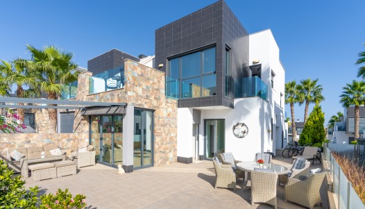 Bungalow - Segunda mano - Lomas de Cabo Roig - CBE02-041