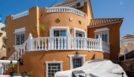 Chalet independiente  - Segunda mano - Villamartin - CBE02-072