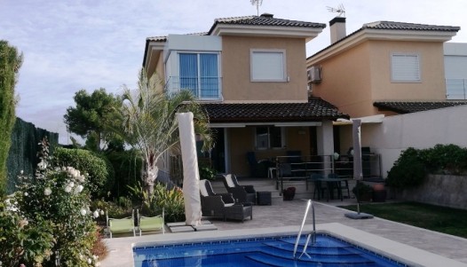 Villa / parhus - Resale - Monforte del Cid - NV-30878