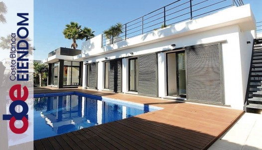 Villa - Resale - San Fulgencio - CBE02-005