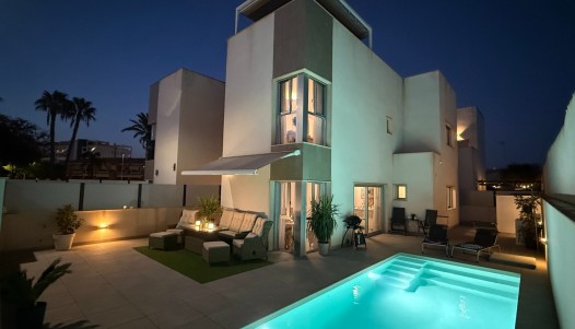 Villa - Resale - Santiago de la ribera - Zona de la playa