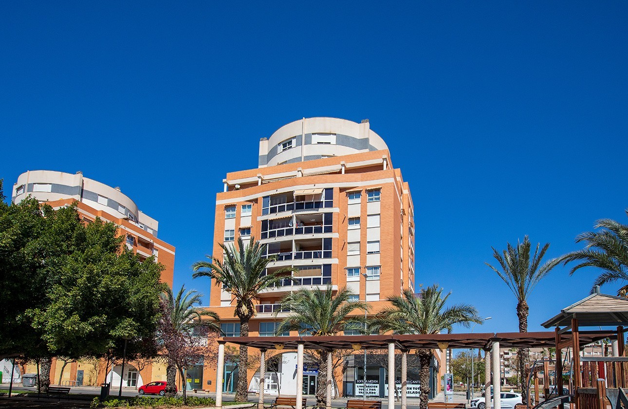 Resale - Lägenhet - Alicante - Garbinet