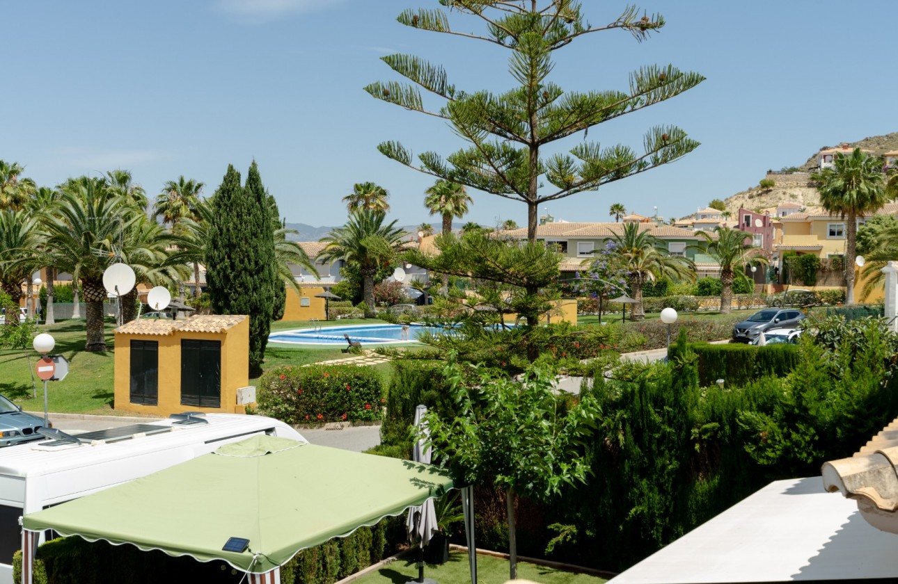 Resale - Villa / parhus - Mutxamel - Club De Golf Bonalba