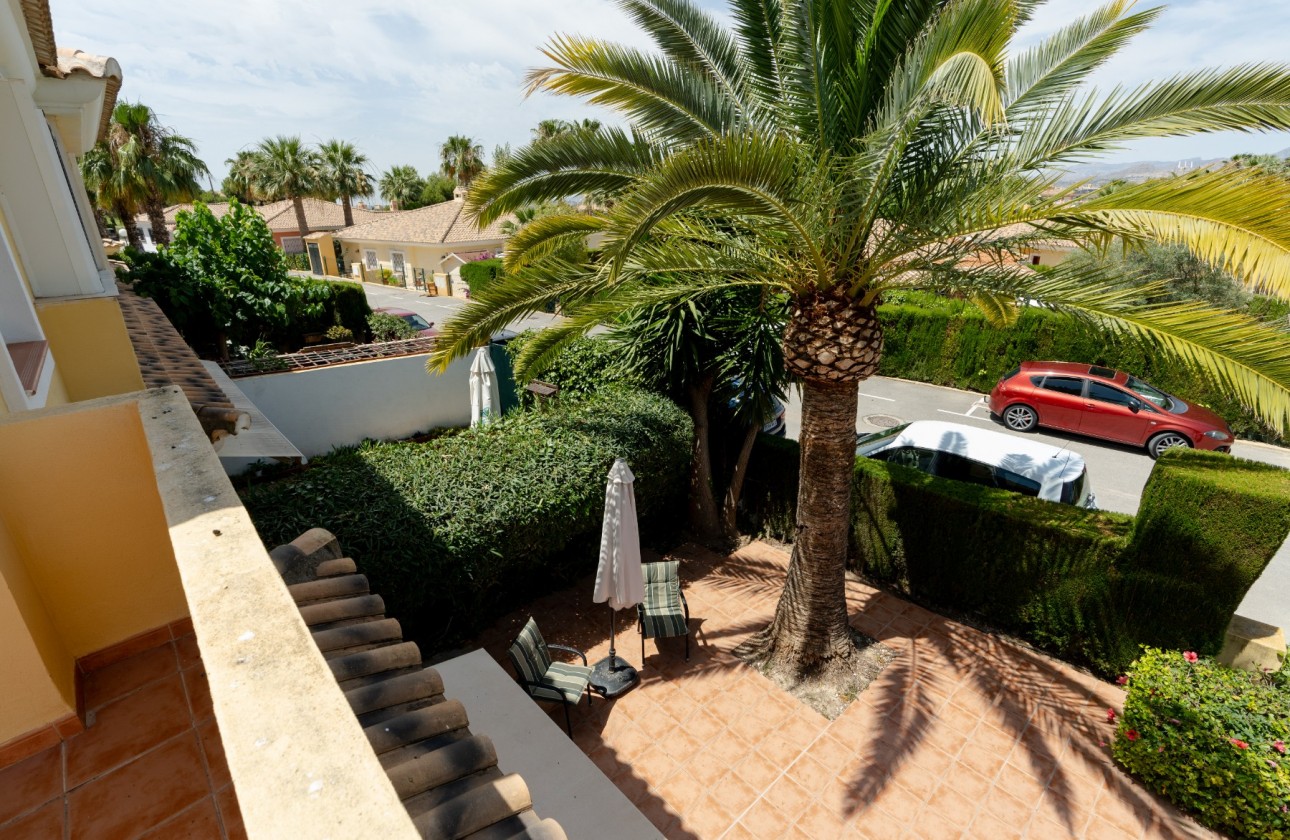 Resale - Villa / parhus - Mutxamel - Club De Golf Bonalba