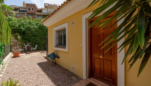 Resale - Villa / Semi-detached - Mutxamel - Club De Golf Bonalba