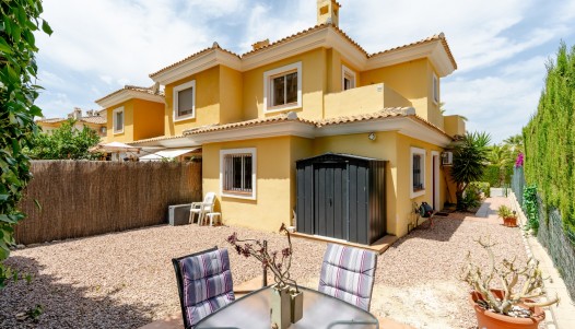 Resale - Villa / Semi-detached - Mutxamel - Club De Golf Bonalba