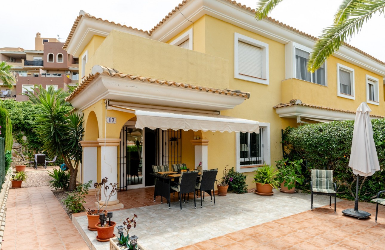 Resale - Villa / Semi-detached - Mutxamel - Club De Golf Bonalba