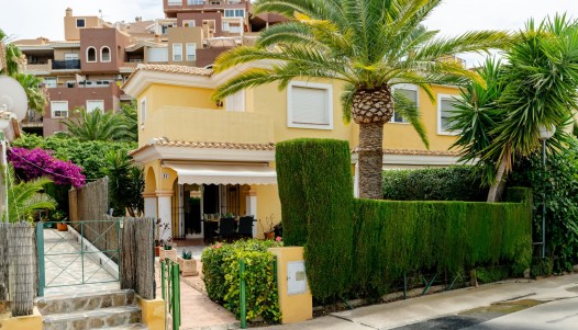 Resale - Villa / parhus - Mutxamel - Club De Golf Bonalba