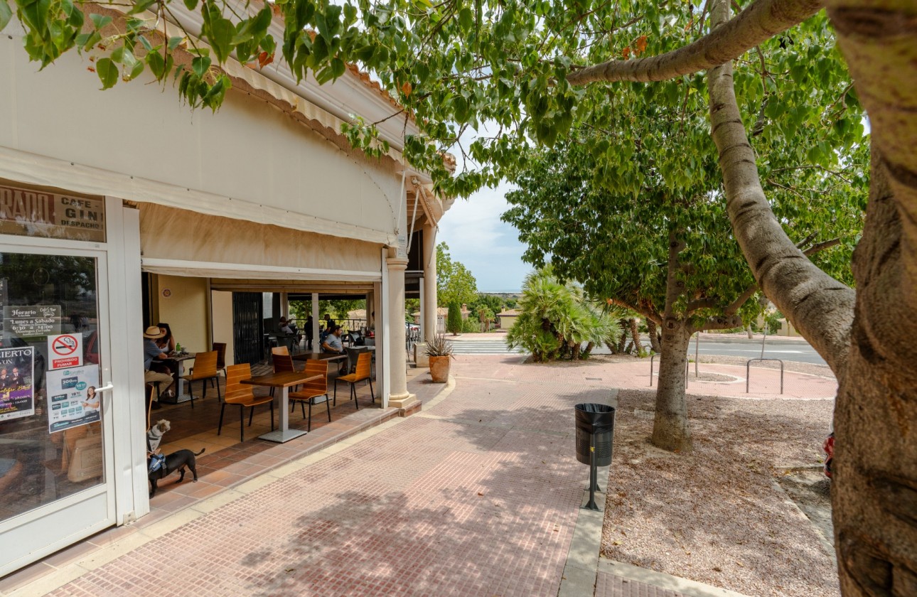 Resale - Villa / Semi-detached - Mutxamel - Club De Golf Bonalba