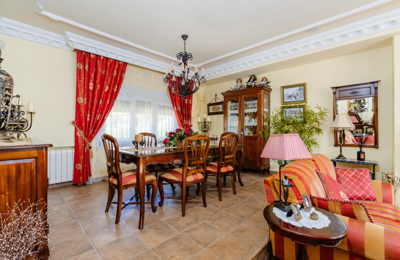 Resale - Villa - San Vicente de Raspeig