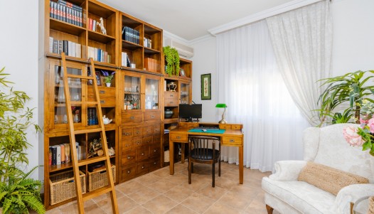 Resale - Villa - San Vicente de Raspeig