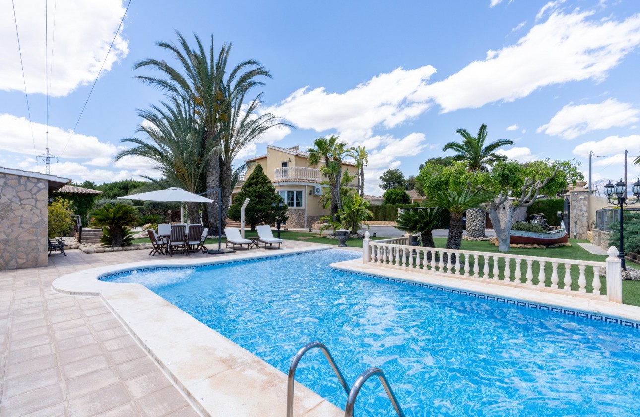 Resale - Villa - San Vicente de Raspeig