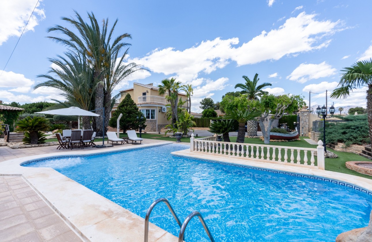 Resale - Villa - San Vicente de Raspeig