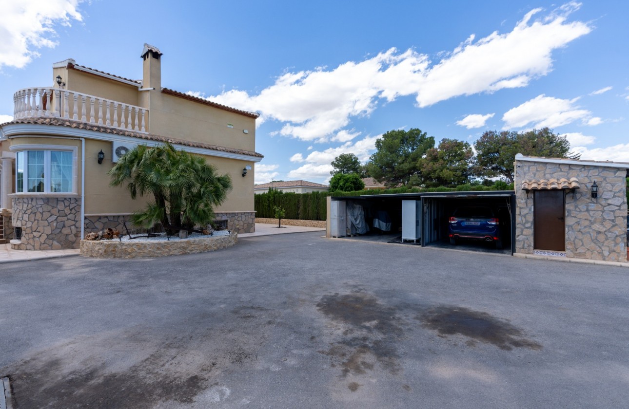 Segunda mano - Chalet independiente  - San Vicente de Raspeig