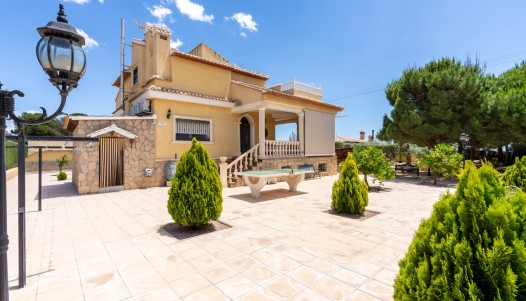 Resale - Villa - San Vicente de Raspeig