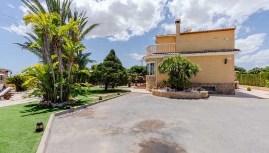 Resale - Villa - San Vicente de Raspeig