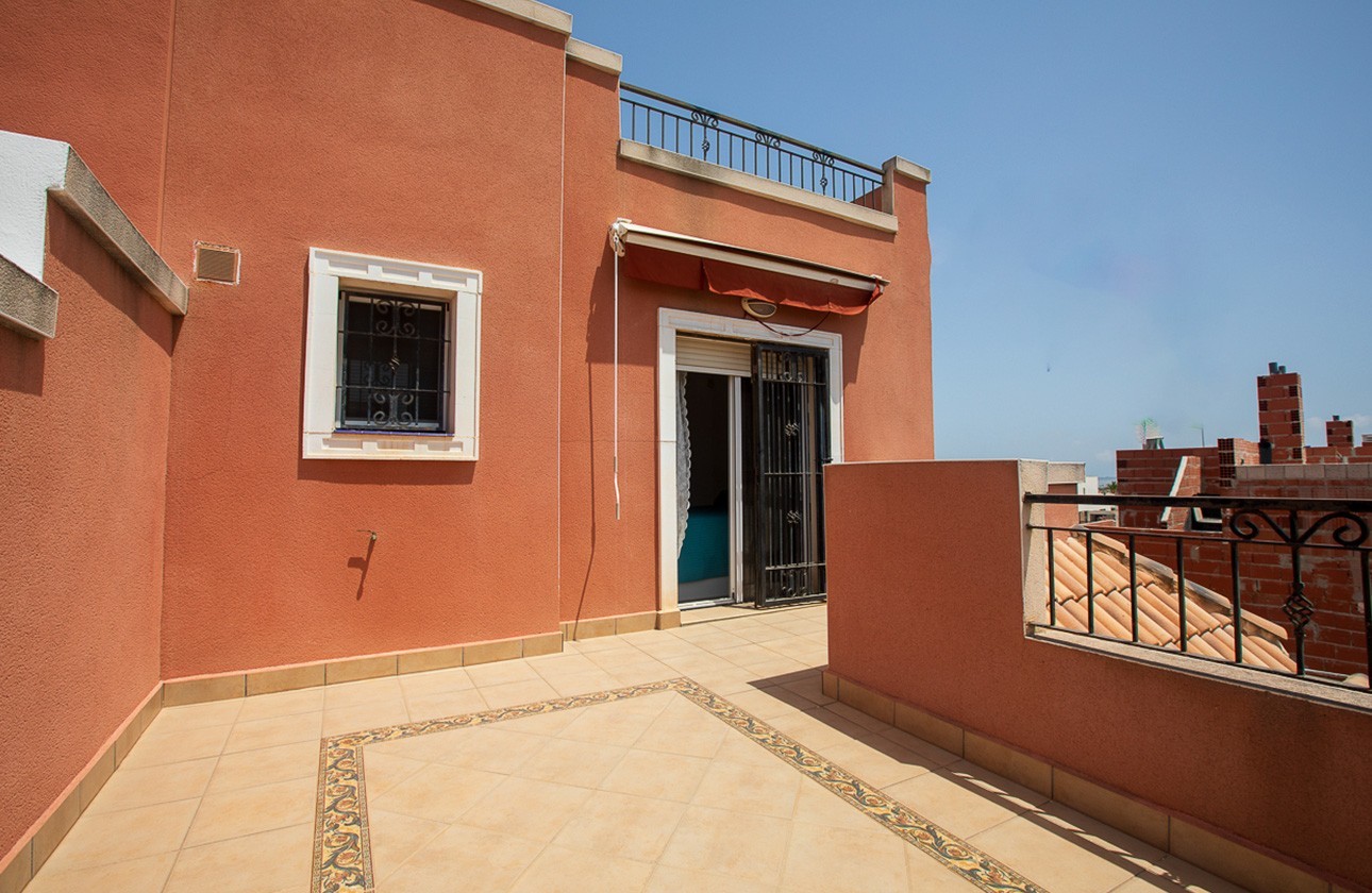 Resale - Villa / Semi-detached - Los Montesinos - La Herrada