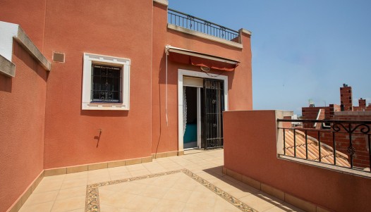 Resale - Villa / Semi-detached - Los Montesinos - La Herrada