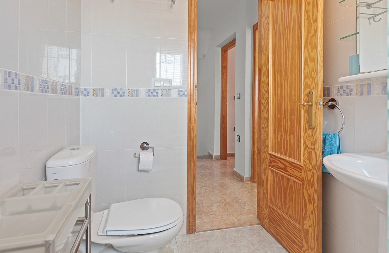 Resale - Villa / Semi-detached - Los Montesinos - La Herrada