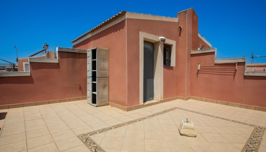 Resale - Villa / Semi-detached - Los Montesinos - La Herrada