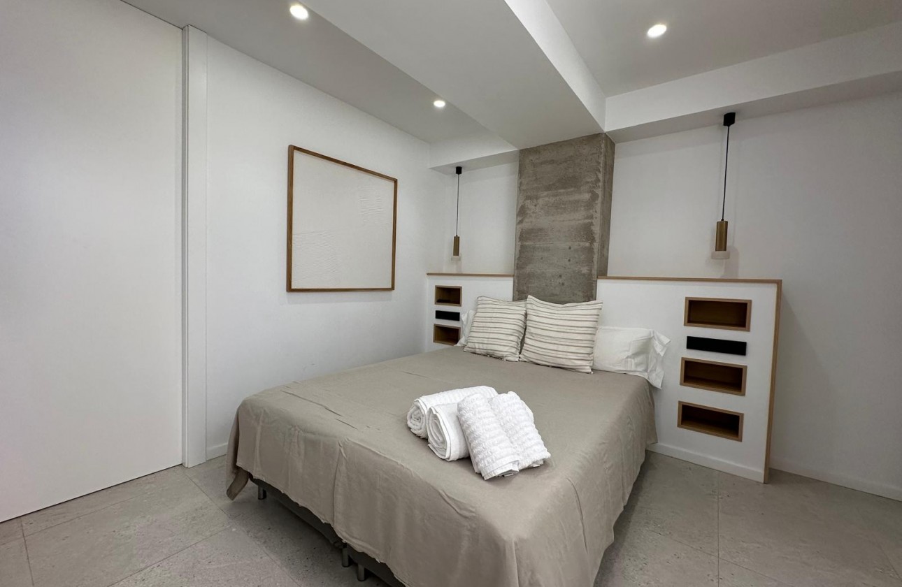 Resale - Apartment - Alicante - Center