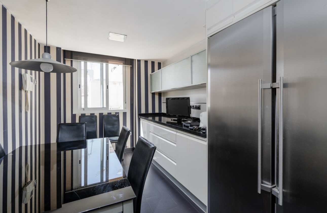 Revente - Apartment - Alicante - Centre