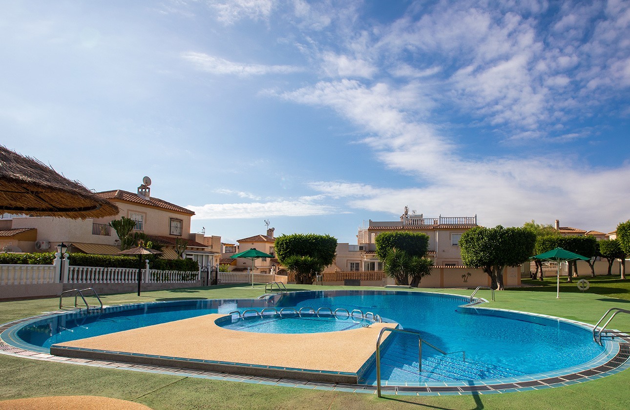 Sprzedaż - Bungalow - Torrevieja - Los altos