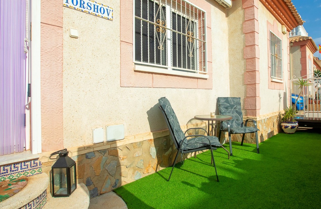 Resale - Villa / Semi-detached - Orihuela Costa - Playa Flamenca