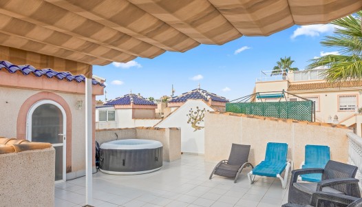 Resale - Villa / parhus - Orihuela Costa - Playa Flamenca