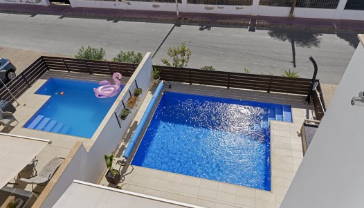 Resale - Villa / parhus - Torrevieja - Aguas Nuevas 