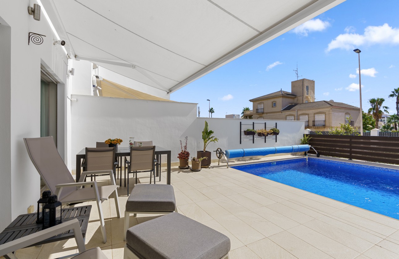 Revente - Villa / Jumelée - Torrevieja - Aguas Nuevas 