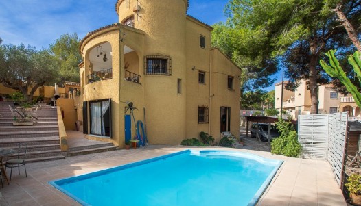 Resale - Villa - Villamartin - Res. Las Filipinas