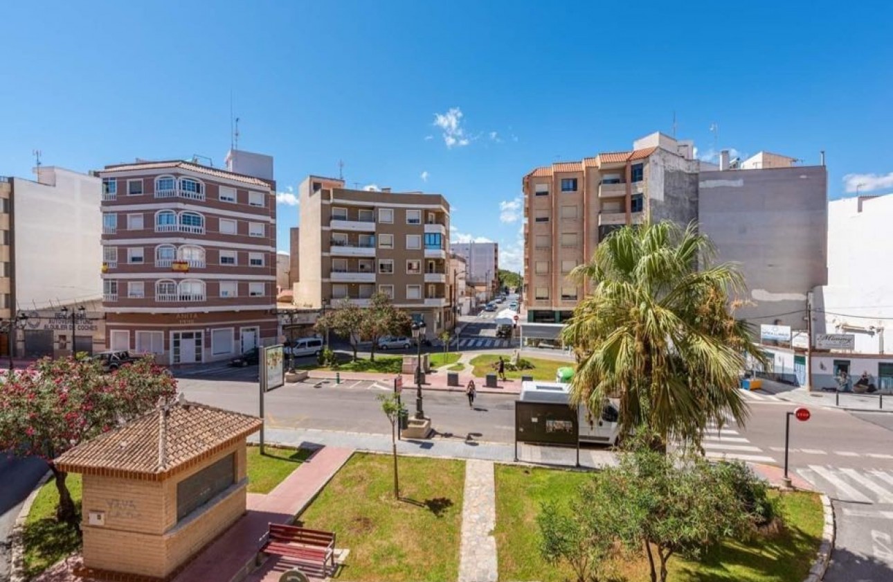 Sprzedaż - Apartament - Guardamar del Segura - Playa centro