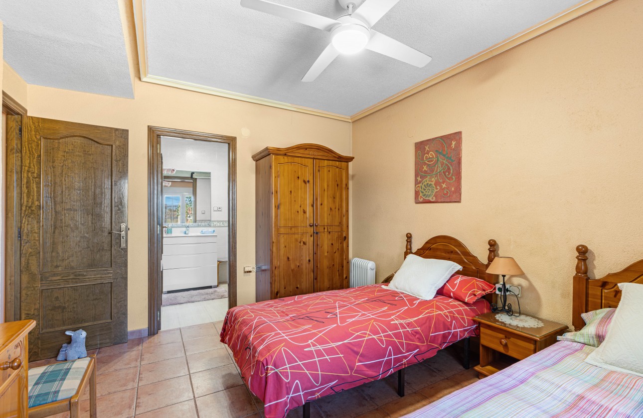 Segunda mano - Chalet independiente  - El Altet - San Francisco de Asis