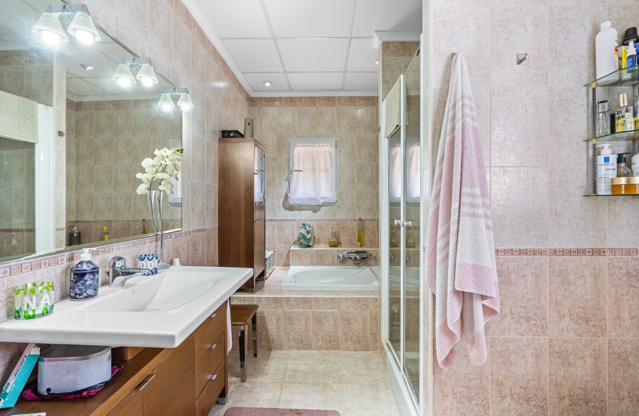 Segunda mano - Chalet independiente  - El Altet - San Francisco de Asis