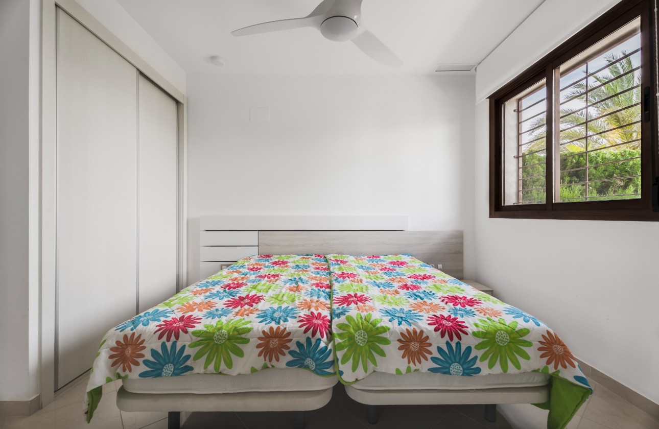 Resale - Ground Floor  - Orihuela Costa - La Zenia