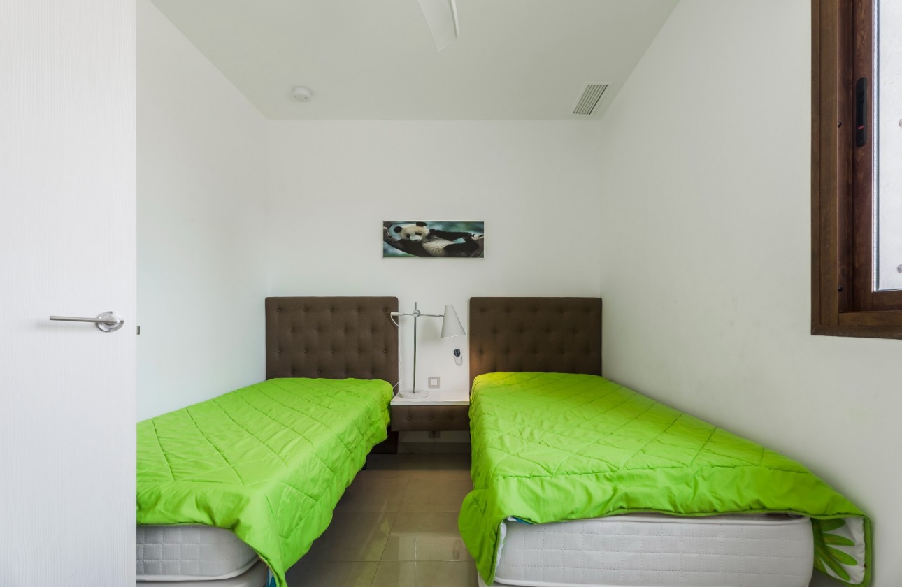 Resale - Ground Floor  - Orihuela Costa - La Zenia