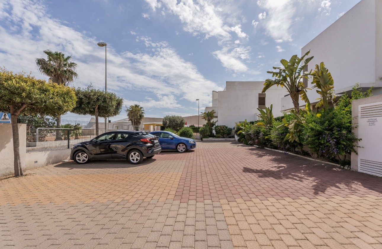 Resale - Ground Floor  - Orihuela Costa - La Zenia