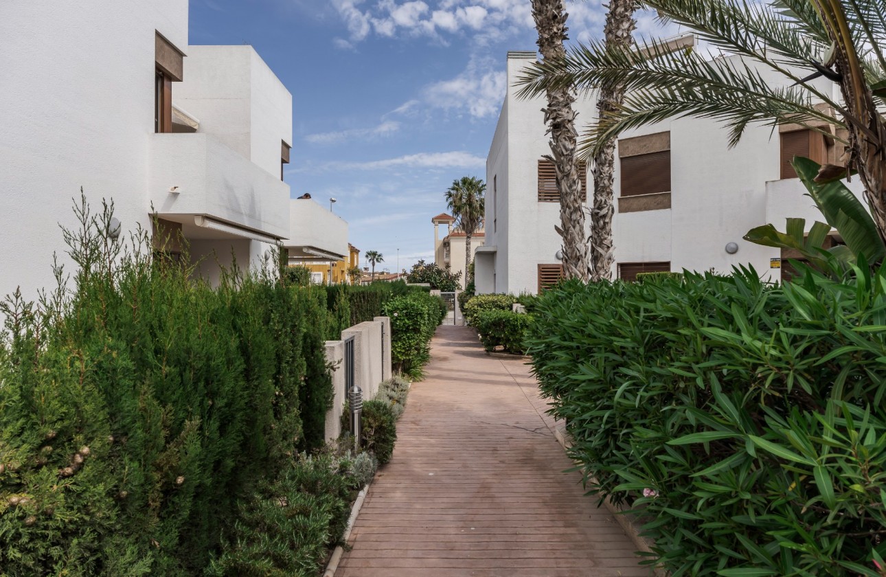 Resale - Ground Floor  - Orihuela Costa - La Zenia