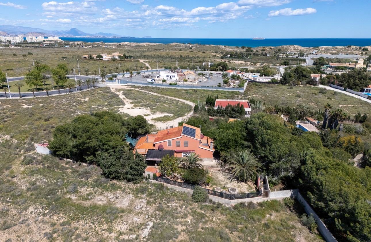 Segunda mano - Chalet independiente  - El Altet - San Francisco de Asis