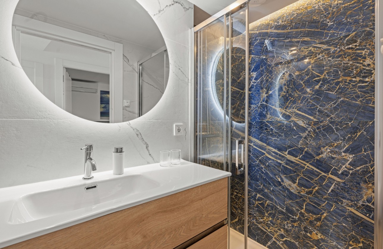 Resale - Apartment - Villajoyosa - Port