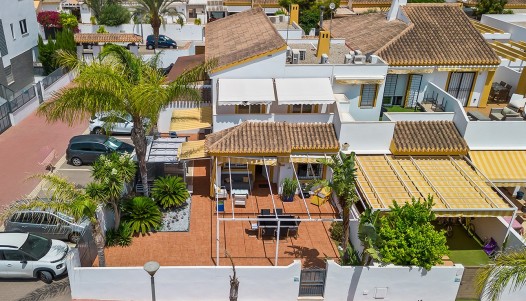 Resale - Villa / Semi-detached - Torre de La Horadada - Pueblo Latino