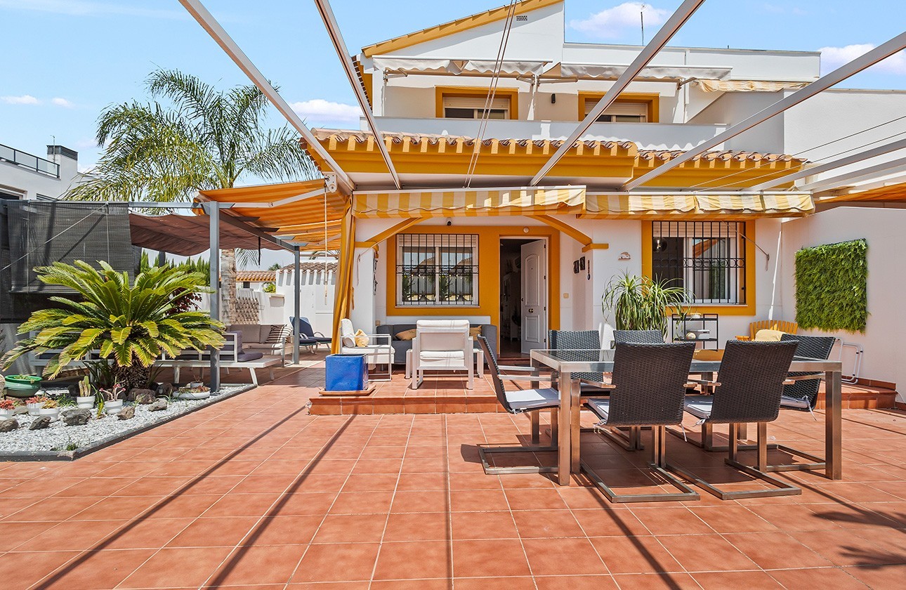 Resale - Villa / Semi-detached - Torre de La Horadada - Pueblo Latino