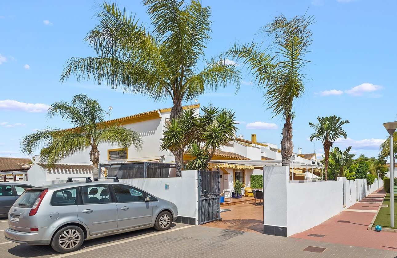 Resale - Villa / Semi-detached - Torre de La Horadada - Pueblo Latino