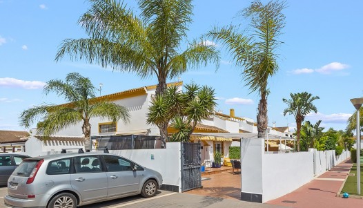 Resale - Villa / Semi-detached - Torre de La Horadada - Pueblo Latino