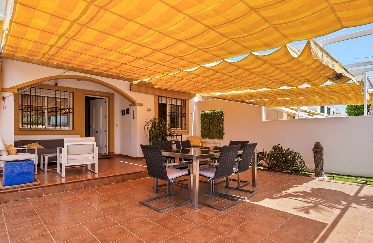 Resale - Villa / Semi-detached - Torre de La Horadada - Pueblo Latino