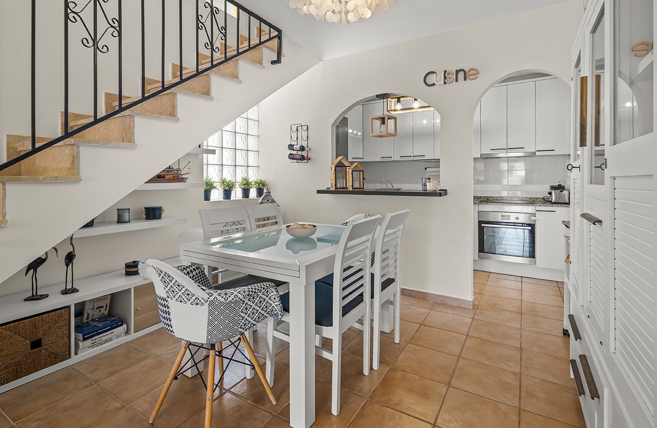 Resale - Villa / Semi-detached - Torre de La Horadada - Pueblo Latino