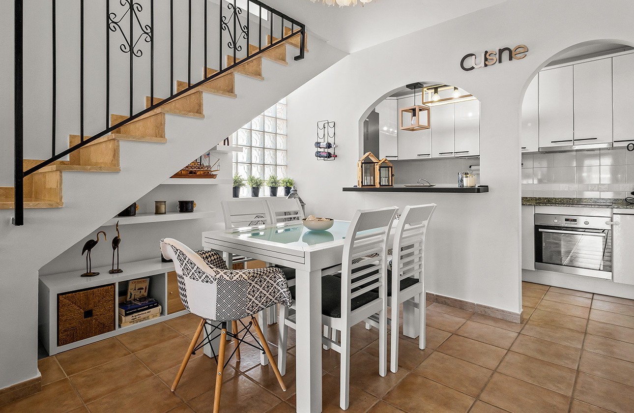 Resale - Villa / Semi-detached - Torre de La Horadada - Pueblo Latino