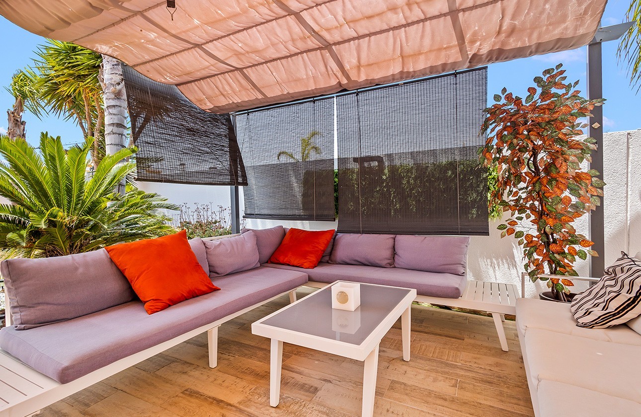 Resale - Villa / Semi-detached - Torre de La Horadada - Pueblo Latino