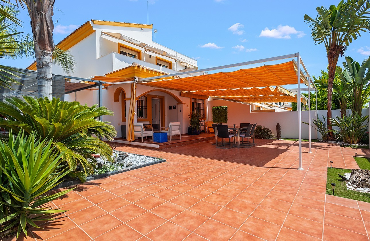 Resale - Villa / Semi-detached - Torre de La Horadada - Pueblo Latino